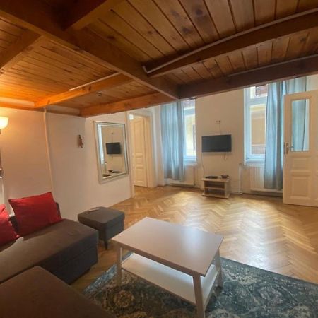 Ac With Free Parking At Acacia St, City Center Budapesta Exterior foto