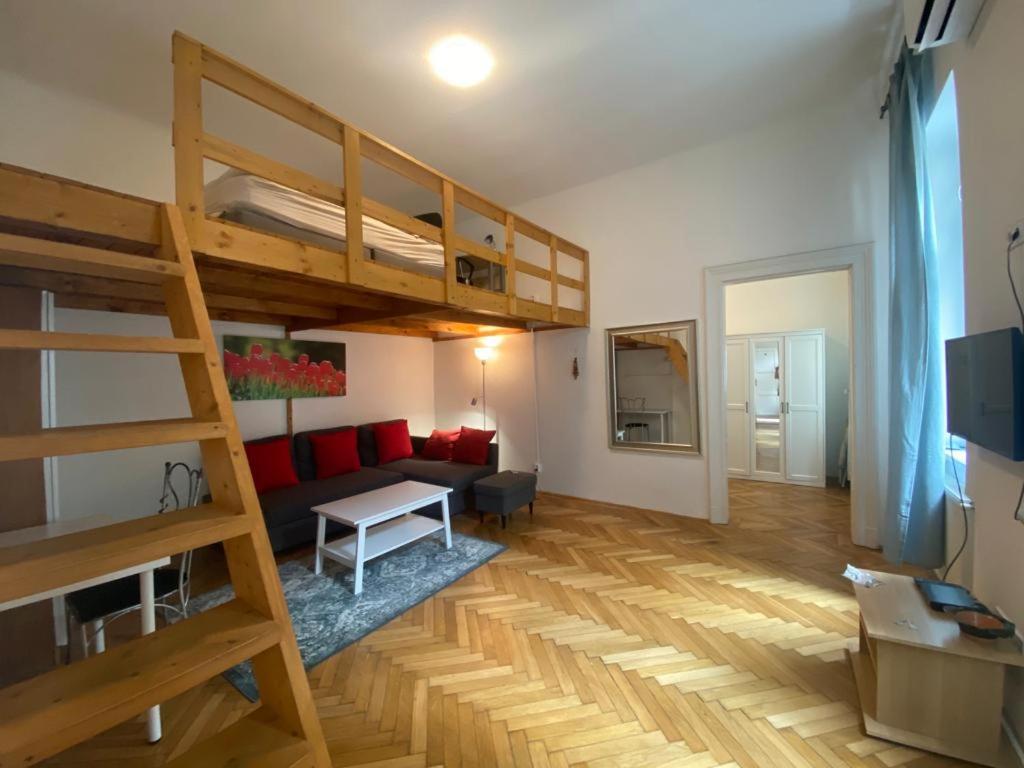 Ac With Free Parking At Acacia St, City Center Budapesta Exterior foto