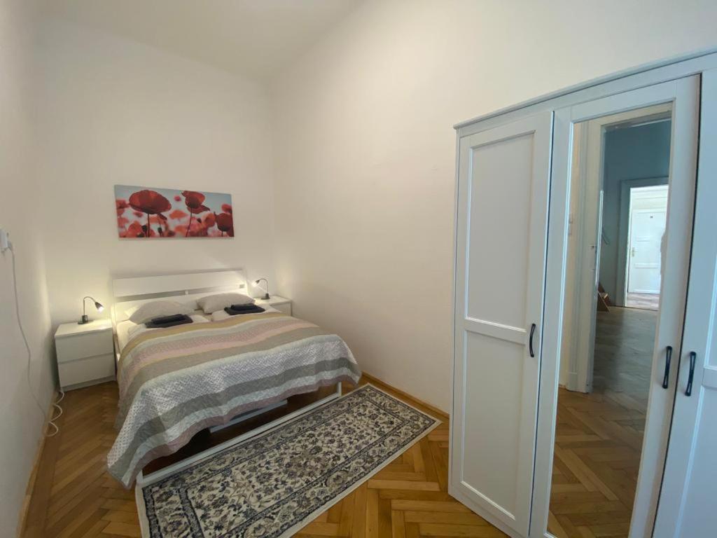 Ac With Free Parking At Acacia St, City Center Budapesta Exterior foto