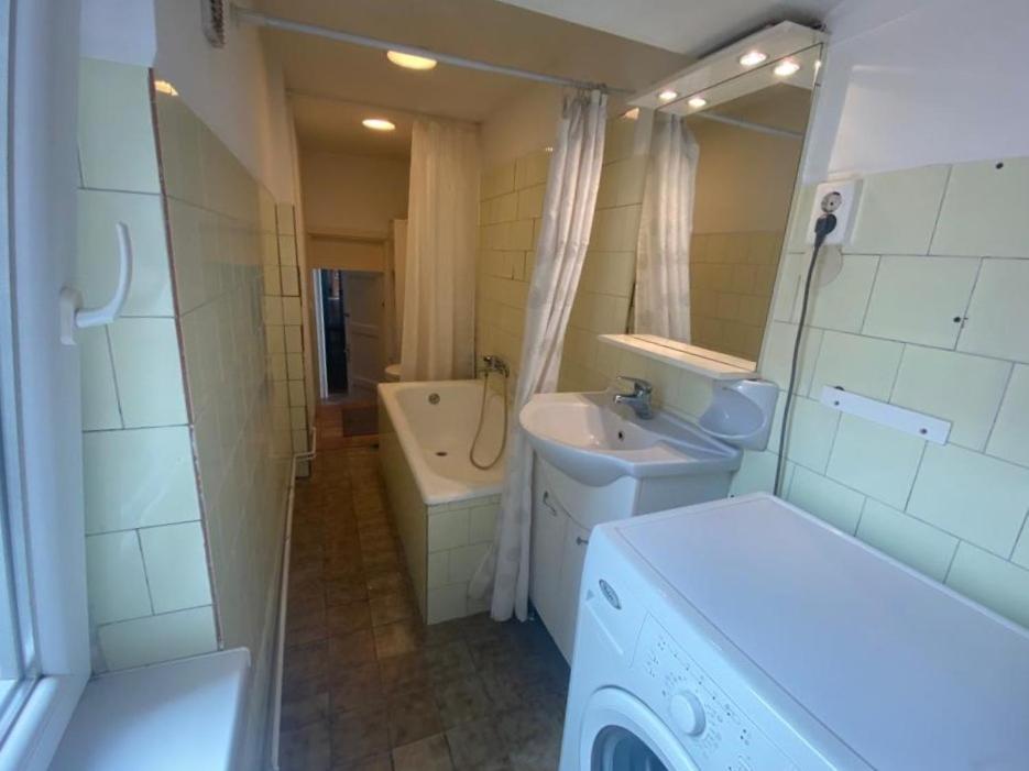 Ac With Free Parking At Acacia St, City Center Budapesta Exterior foto